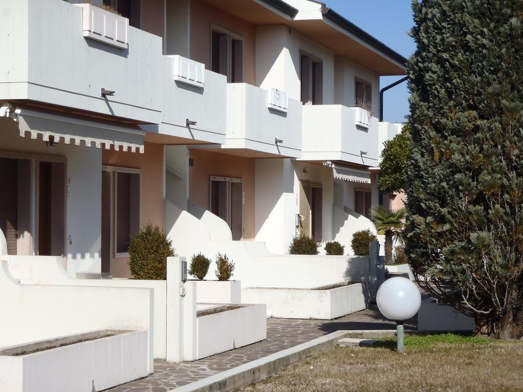 Equilio Apartment *